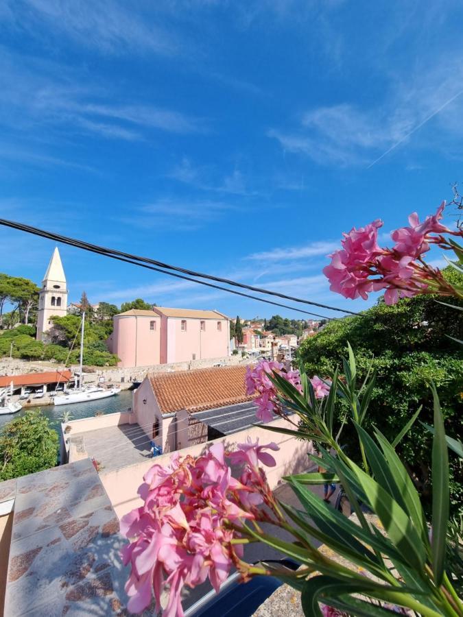 Narcis Central Apartment With Sea & City Views Veli Lošinj Exteriér fotografie